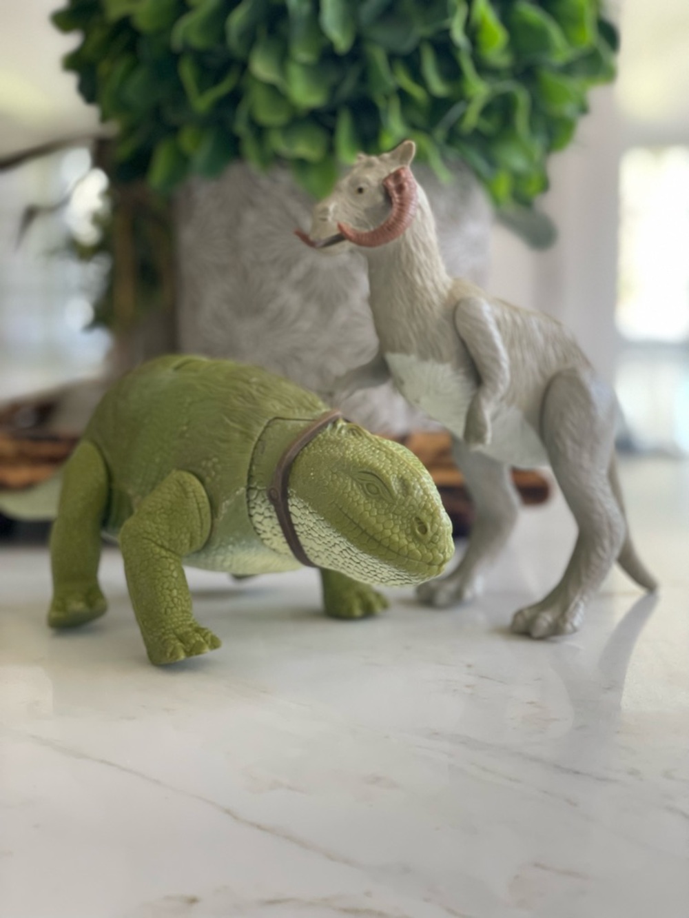 Vintage 1979 Kenner Star Wars Original Tauntaun and Dew back .